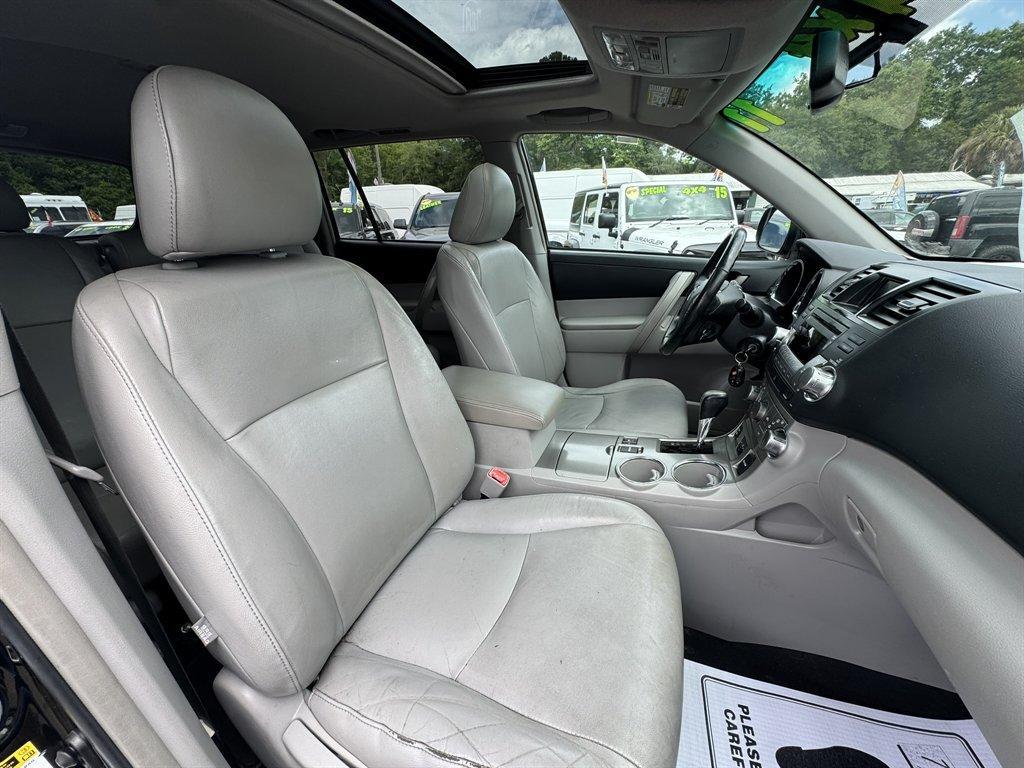 2011 Black /Grey Toyota Highlander (5TDBK3EH3BS) with an 3.5l V6 SFI Dohc 3.5l engine, Automatic transmission, located at 745 East Steele Rd., West Columbia, SC, 29170, (803) 755-9148, 33.927212, -81.148483 - Photo#29