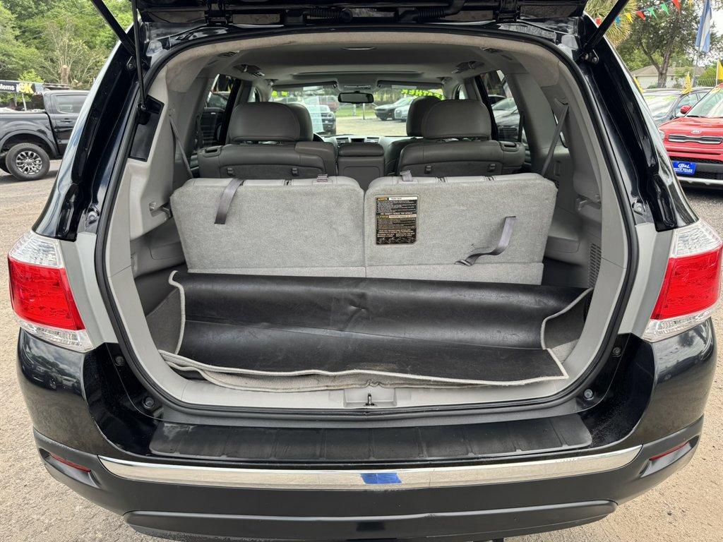 2011 Black /Grey Toyota Highlander (5TDBK3EH3BS) with an 3.5l V6 SFI Dohc 3.5l engine, Automatic transmission, located at 745 East Steele Rd., West Columbia, SC, 29170, (803) 755-9148, 33.927212, -81.148483 - Photo#30