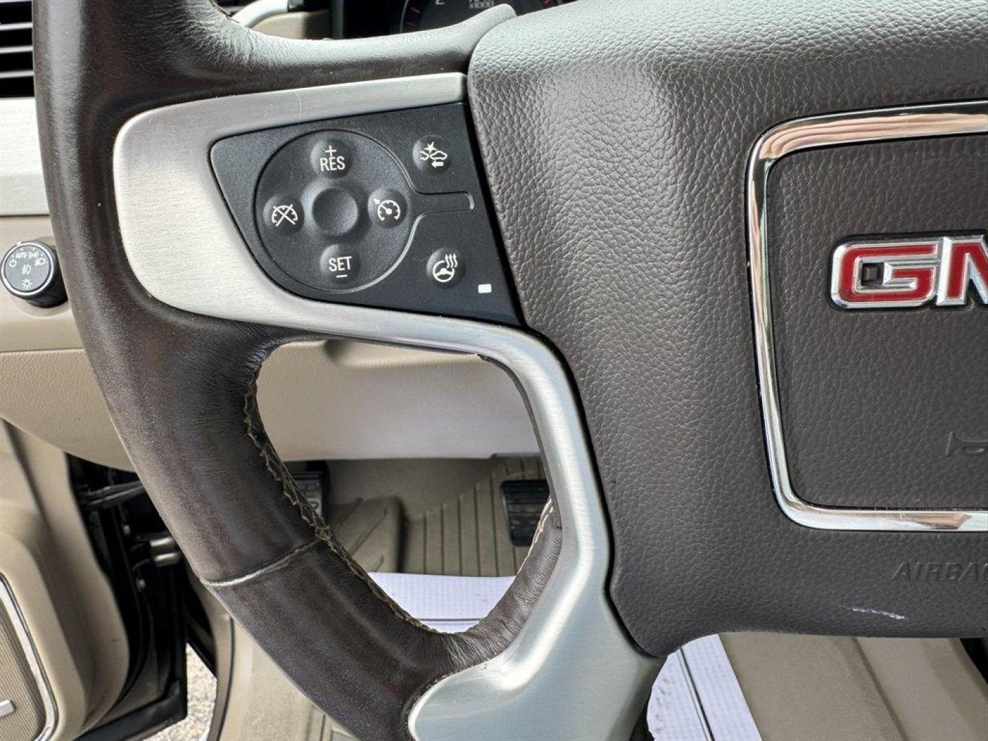 2016 Brown /Tan GMC Yukon XL (1GKS1GKC5GR) with an 5.3l V8 DI VVT Flex 5.3l engine, Automatic transmission, located at 745 East Steele Rd., West Columbia, SC, 29170, (803) 755-9148, 33.927212, -81.148483 - Photo#9