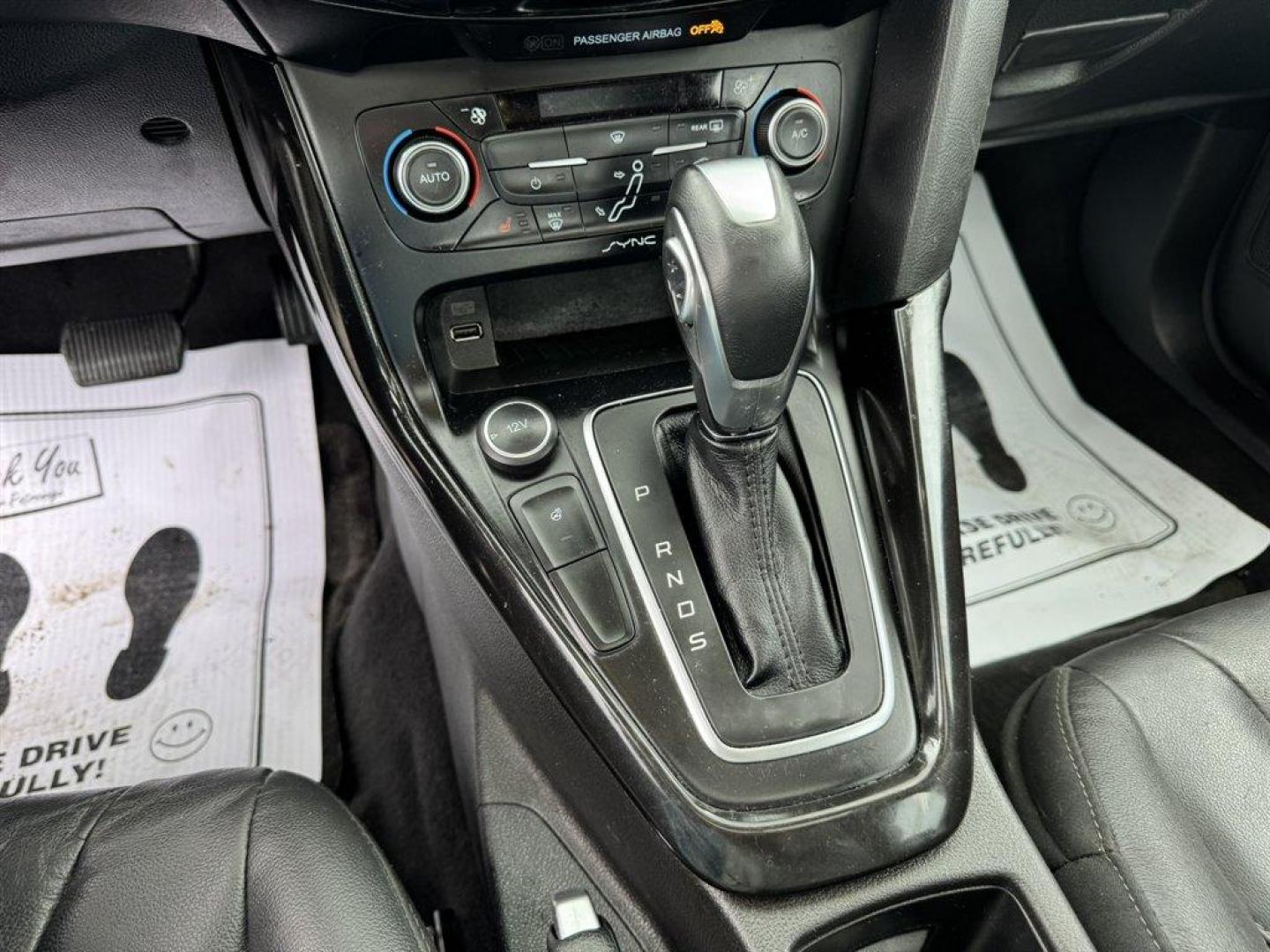2016 Silver /Black Ford Focus (1FADP3J2XGL) with an 2.0l I-4 DI Dohc Flex 2.0 engine, Automatic transmission, located at 745 East Steele Rd., West Columbia, SC, 29170, (803) 755-9148, 33.927212, -81.148483 - Photo#14