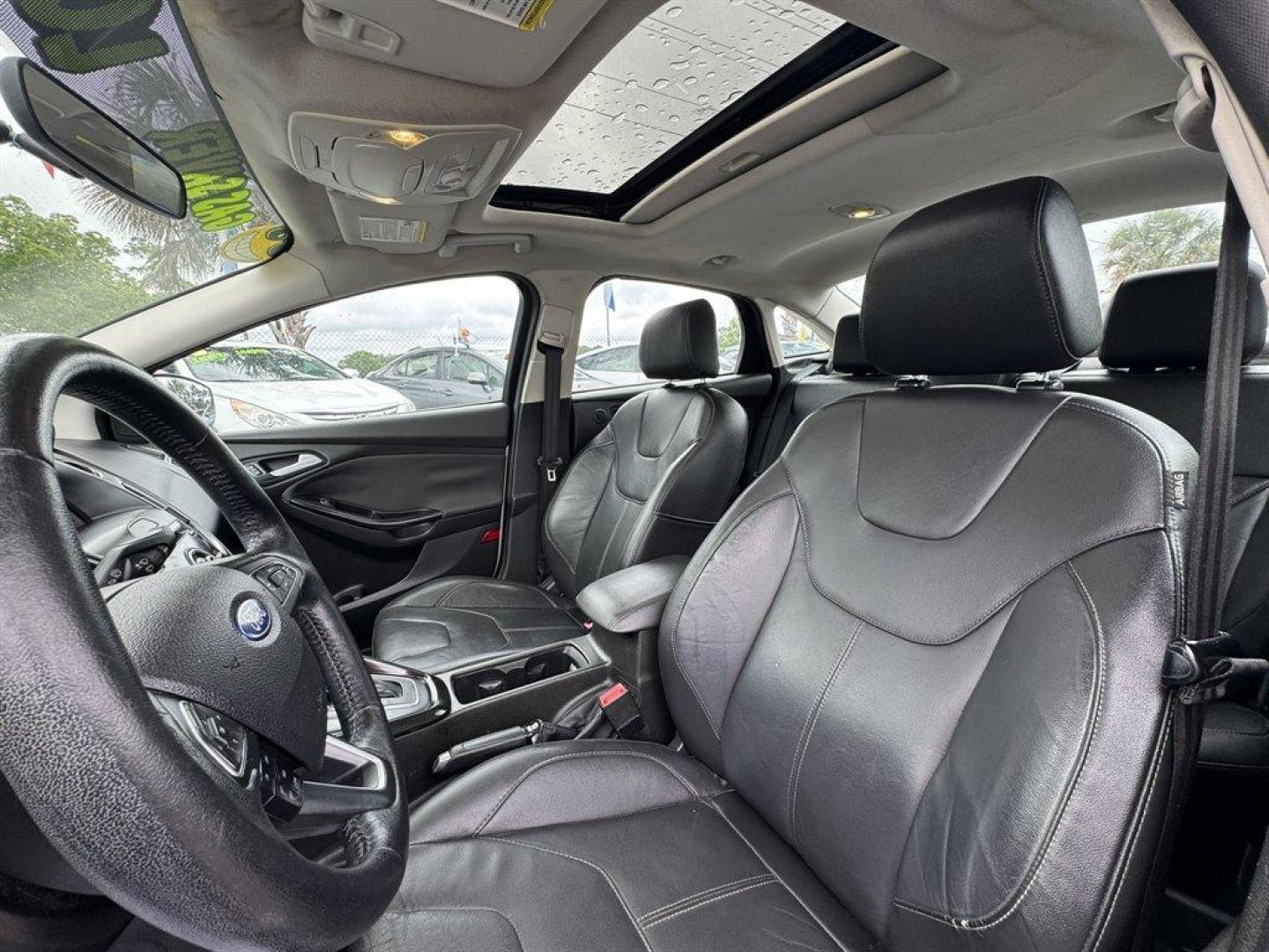 2016 Silver /Black Ford Focus (1FADP3J2XGL) with an 2.0l I-4 DI Dohc Flex 2.0 engine, Automatic transmission, located at 745 East Steele Rd., West Columbia, SC, 29170, (803) 755-9148, 33.927212, -81.148483 - Photo#20