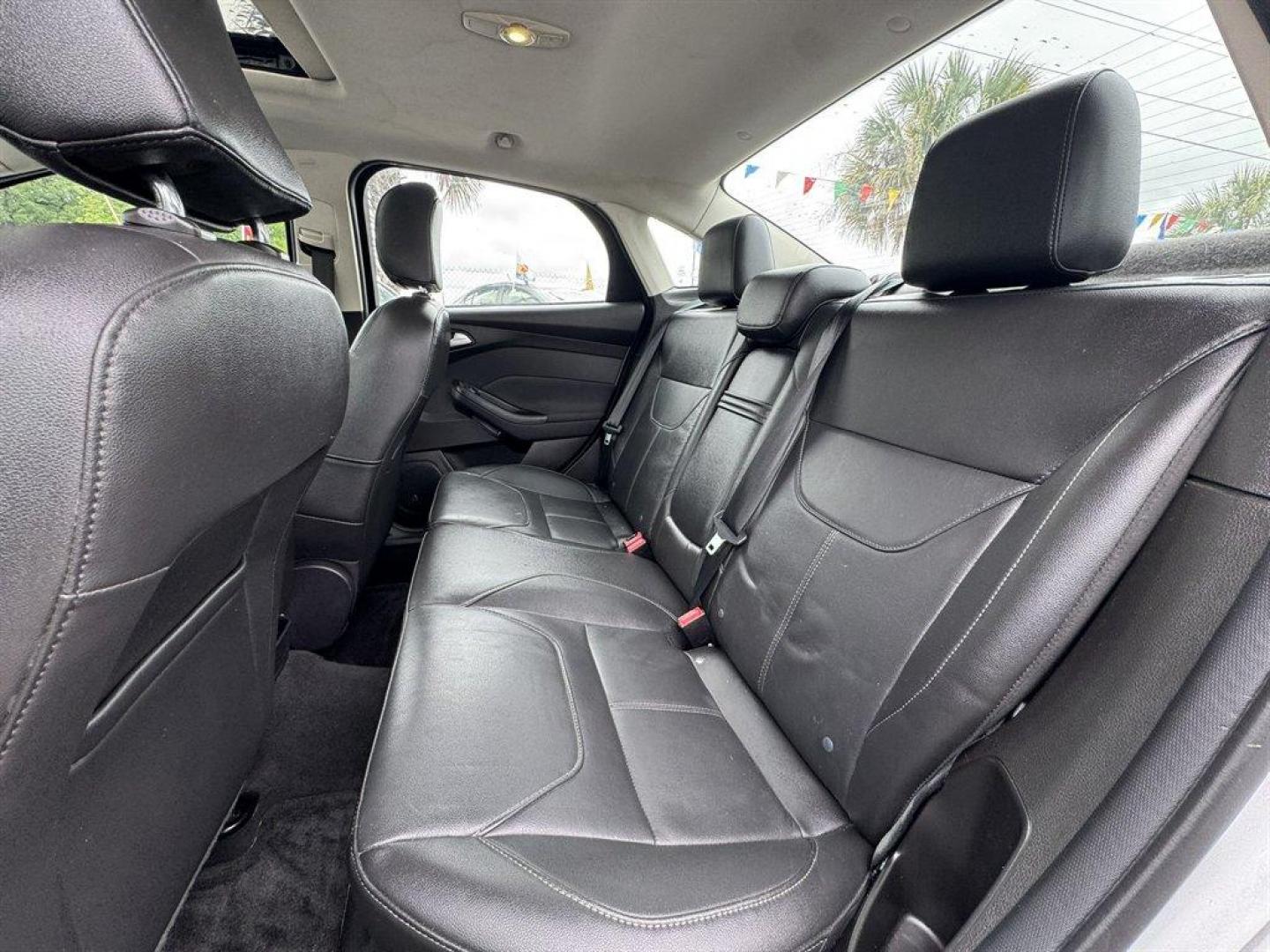 2016 Silver /Black Ford Focus (1FADP3J2XGL) with an 2.0l I-4 DI Dohc Flex 2.0 engine, Automatic transmission, located at 745 East Steele Rd., West Columbia, SC, 29170, (803) 755-9148, 33.927212, -81.148483 - Photo#23