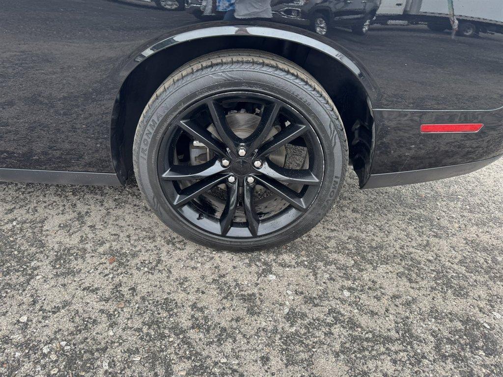2016 Black /Black Dodge Challenger (2C3CDZAG5GH) with an 3.6l V6 MPI Dohc VVT Flex engine, Automatic transmission, located at 745 East Steele Rd., West Columbia, SC, 29170, (803) 755-9148, 33.927212, -81.148483 - Photo#24
