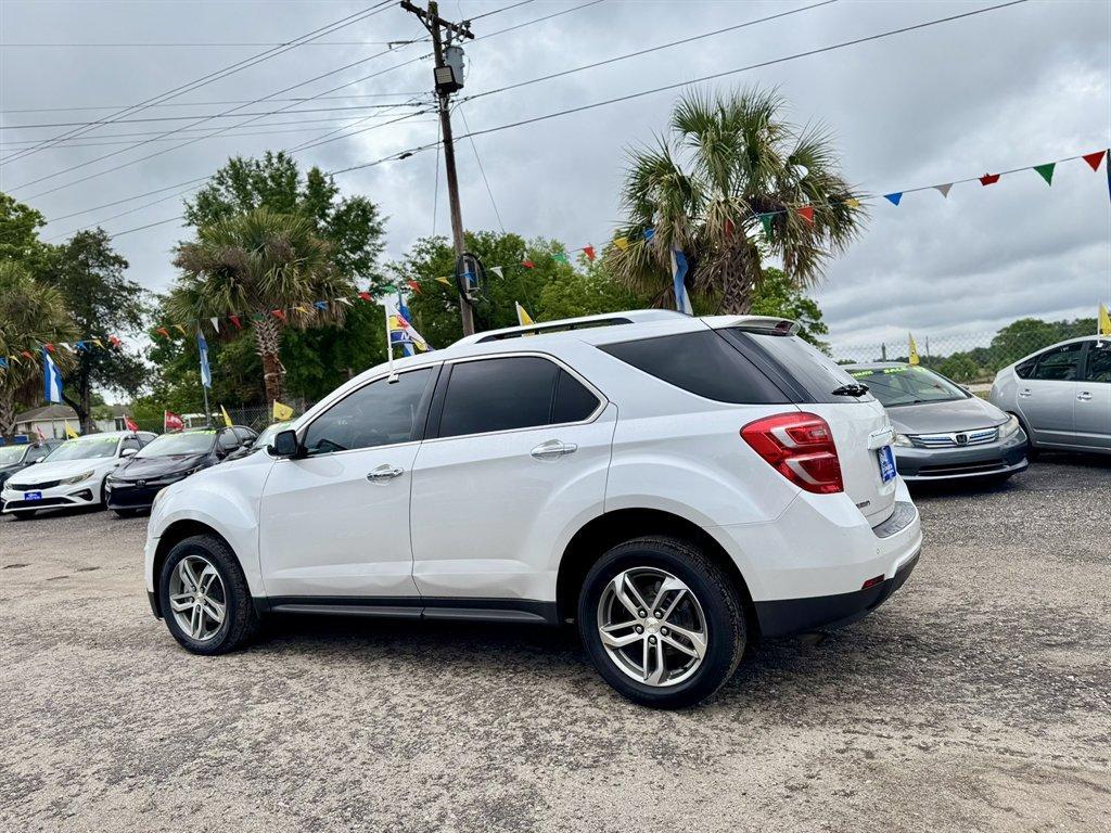 2017 White /Brown Chevrolet Equinox (2GNALDEK4H1) with an 2.4l I-4 Sidi Dohc Flex 2 engine, Automatic transmission, located at 745 East Steele Rd., West Columbia, SC, 29170, (803) 755-9148, 33.927212, -81.148483 - Photo#5