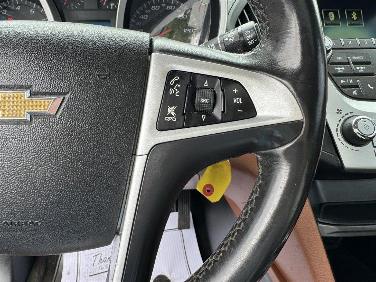2017 White /Brown Chevrolet Equinox (2GNALDEK4H1) with an 2.4l I-4 Sidi Dohc Flex 2 engine, Automatic transmission, located at 745 East Steele Rd., West Columbia, SC, 29170, (803) 755-9148, 33.927212, -81.148483 - Photo#9
