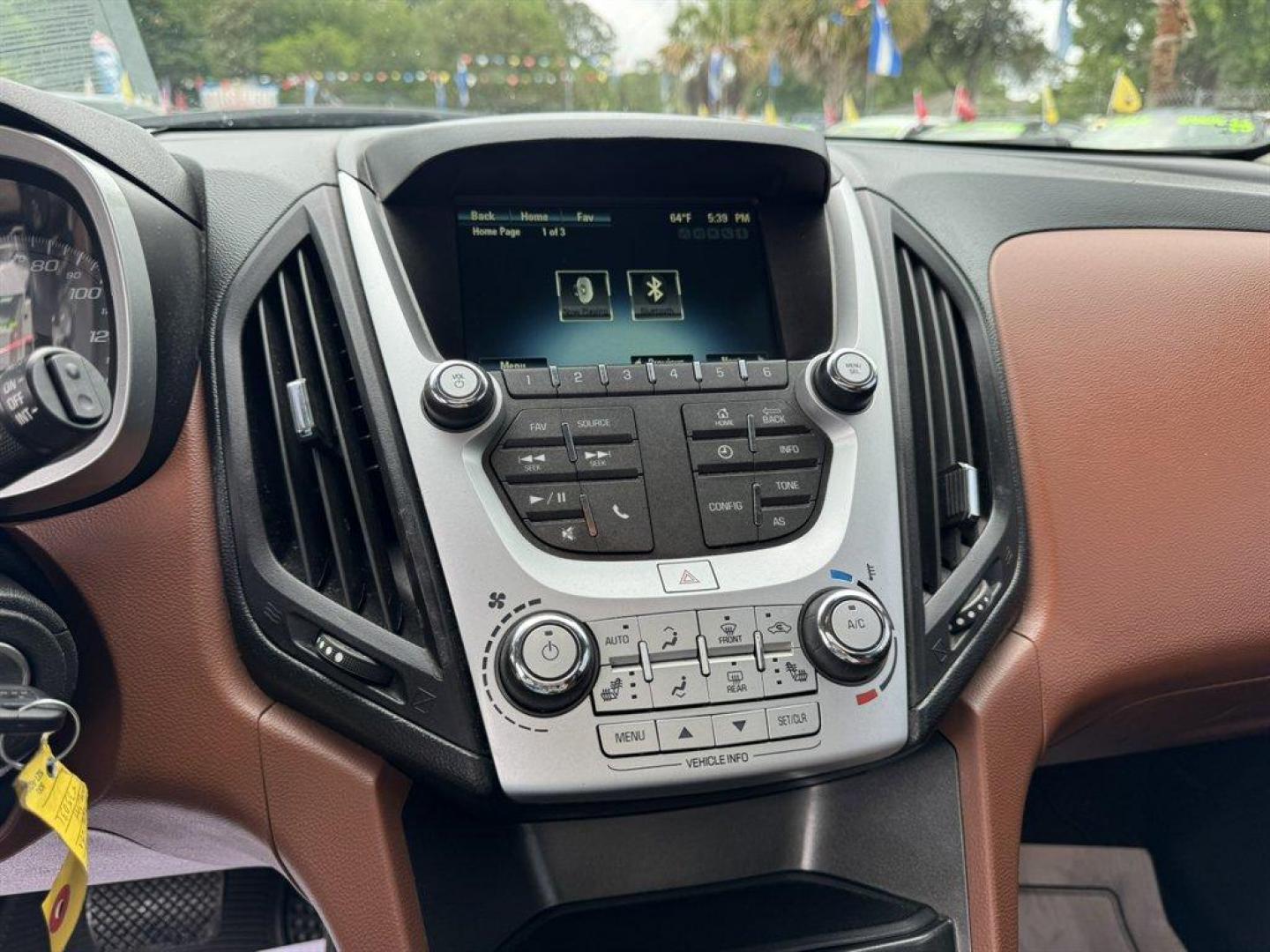 2017 White /Brown Chevrolet Equinox (2GNALDEK4H1) with an 2.4l I-4 Sidi Dohc Flex 2 engine, Automatic transmission, located at 745 East Steele Rd., West Columbia, SC, 29170, (803) 755-9148, 33.927212, -81.148483 - Photo#12