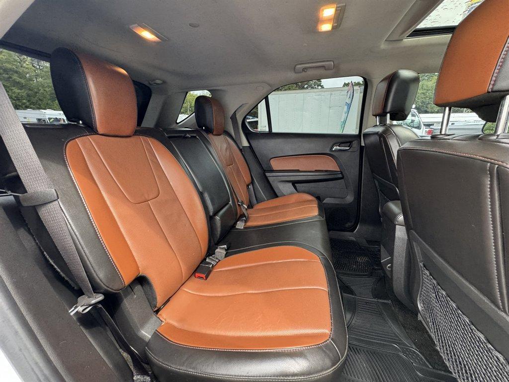 2017 White /Brown Chevrolet Equinox (2GNALDEK4H1) with an 2.4l I-4 Sidi Dohc Flex 2 engine, Automatic transmission, located at 745 East Steele Rd., West Columbia, SC, 29170, (803) 755-9148, 33.927212, -81.148483 - Photo#23