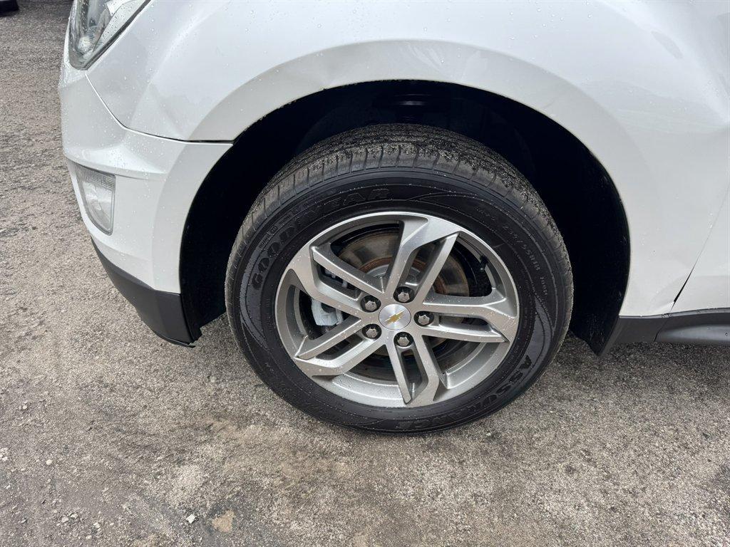 2017 White /Brown Chevrolet Equinox (2GNALDEK4H1) with an 2.4l I-4 Sidi Dohc Flex 2 engine, Automatic transmission, located at 745 East Steele Rd., West Columbia, SC, 29170, (803) 755-9148, 33.927212, -81.148483 - Photo#32
