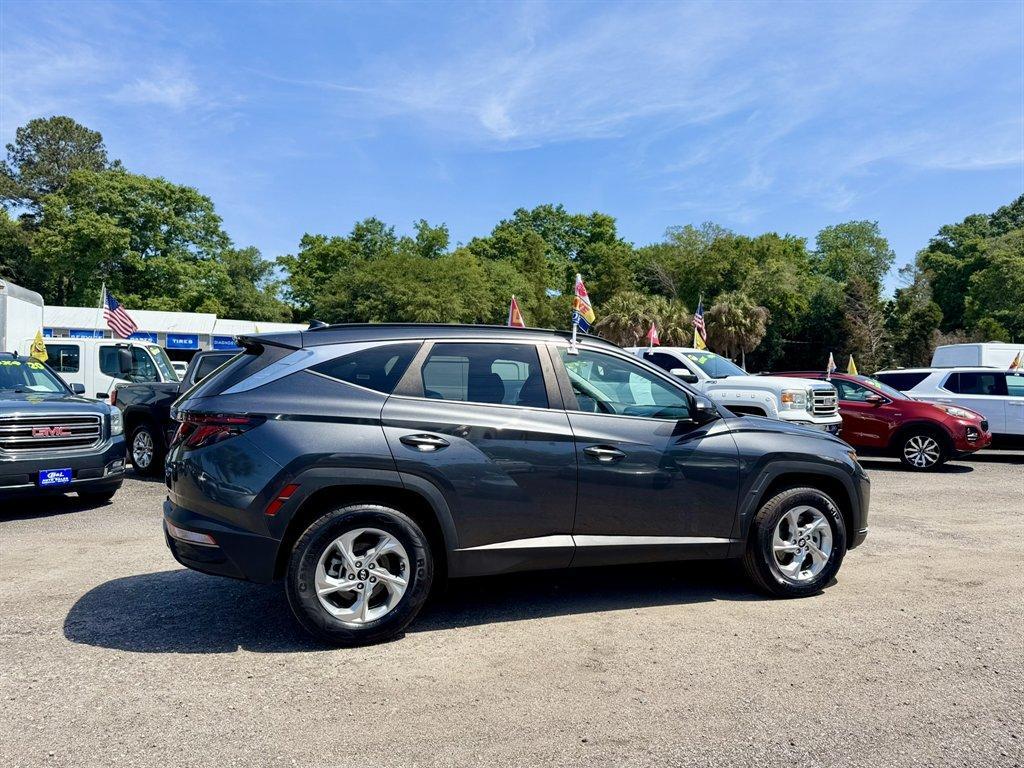 2024 Grey /Grey Hyundai Tucson (5NMJBCDE9RH) with an 2.5l I-4 DI Dohc 2.5l engine, Automatic transmission, located at 745 East Steele Rd., West Columbia, SC, 29170, (803) 755-9148, 33.927212, -81.148483 - Photo#3
