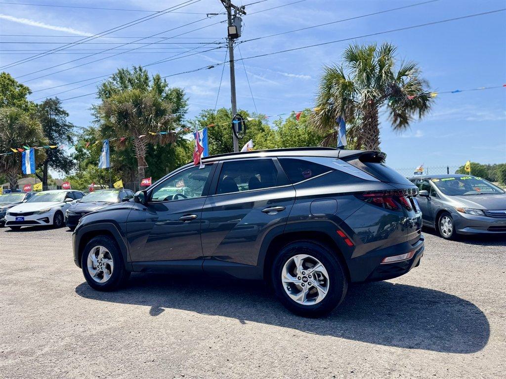 2024 Grey /Grey Hyundai Tucson (5NMJBCDE9RH) with an 2.5l I-4 DI Dohc 2.5l engine, Automatic transmission, located at 745 East Steele Rd., West Columbia, SC, 29170, (803) 755-9148, 33.927212, -81.148483 - Photo#5