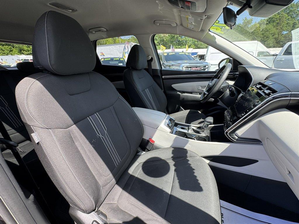 2024 Grey /Grey Hyundai Tucson (5NMJBCDE9RH) with an 2.5l I-4 DI Dohc 2.5l engine, Automatic transmission, located at 745 East Steele Rd., West Columbia, SC, 29170, (803) 755-9148, 33.927212, -81.148483 - Photo#25