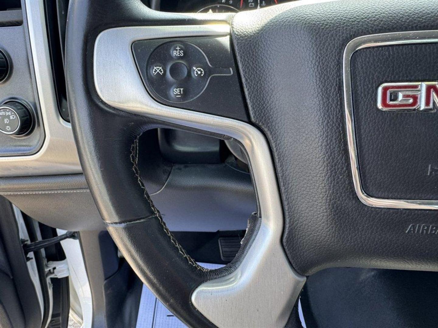 2014 White /Black GMC Sierra 1500 (3GTU2UEC5EG) with an 5.3l V8 DI VVT Flex 5.3l engine, Automatic transmission, located at 745 East Steele Rd., West Columbia, SC, 29170, (803) 755-9148, 33.927212, -81.148483 - Photo#8