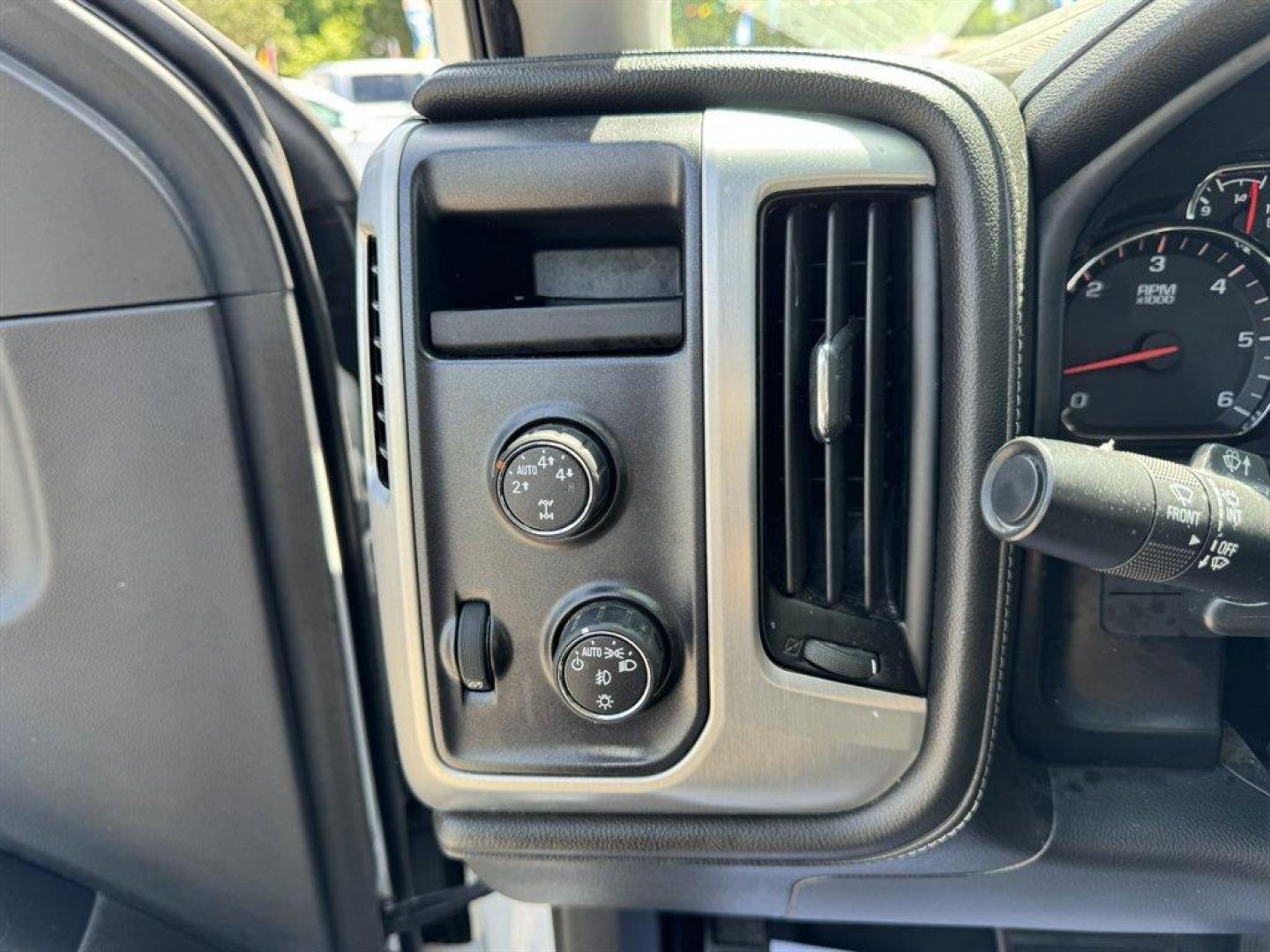 2014 White /Black GMC Sierra 1500 (3GTU2UEC5EG) with an 5.3l V8 DI VVT Flex 5.3l engine, Automatic transmission, located at 745 East Steele Rd., West Columbia, SC, 29170, (803) 755-9148, 33.927212, -81.148483 - Photo#16
