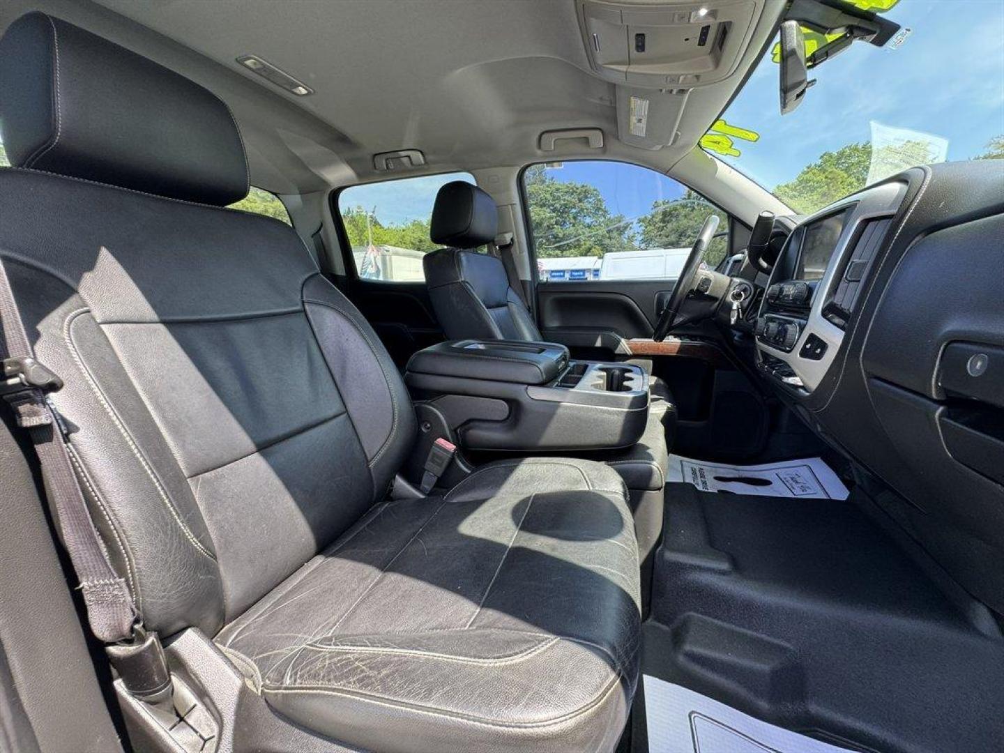2014 White /Black GMC Sierra 1500 (3GTU2UEC5EG) with an 5.3l V8 DI VVT Flex 5.3l engine, Automatic transmission, located at 745 East Steele Rd., West Columbia, SC, 29170, (803) 755-9148, 33.927212, -81.148483 - Photo#26
