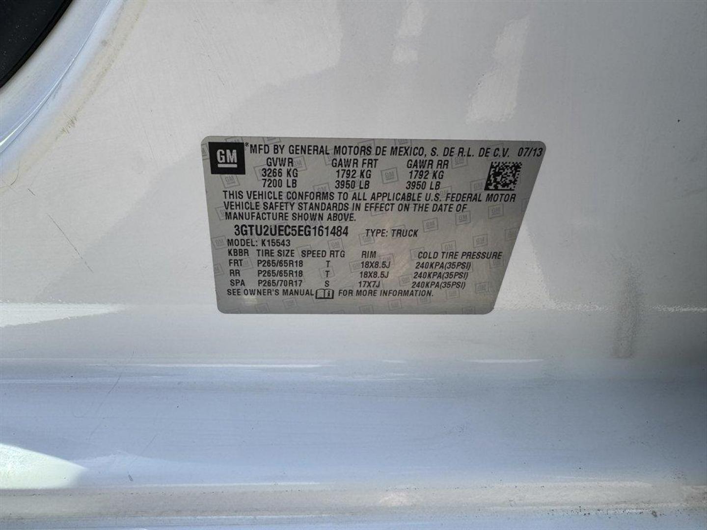 2014 White /Black GMC Sierra 1500 (3GTU2UEC5EG) with an 5.3l V8 DI VVT Flex 5.3l engine, Automatic transmission, located at 745 East Steele Rd., West Columbia, SC, 29170, (803) 755-9148, 33.927212, -81.148483 - Photo#34