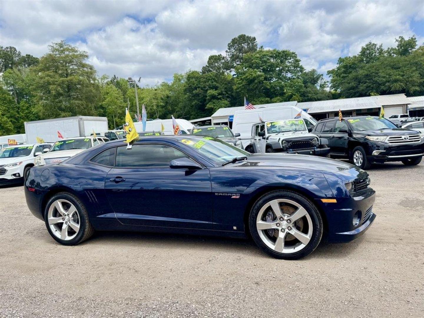 2010 Blue /Grey Chevrolet Camaro (2G1FT1EW9A9) with an 6.2l V8 SFI OHV HO 6.2l engine, Manual transmission, located at 745 East Steele Rd., West Columbia, SC, 29170, (803) 755-9148, 33.927212, -81.148483- Photo#2