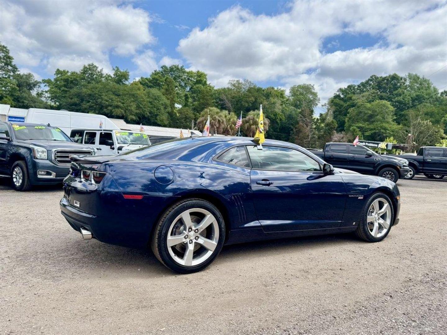 2010 Blue /Grey Chevrolet Camaro (2G1FT1EW9A9) with an 6.2l V8 SFI OHV HO 6.2l engine, Manual transmission, located at 745 East Steele Rd., West Columbia, SC, 29170, (803) 755-9148, 33.927212, -81.148483- Photo#3