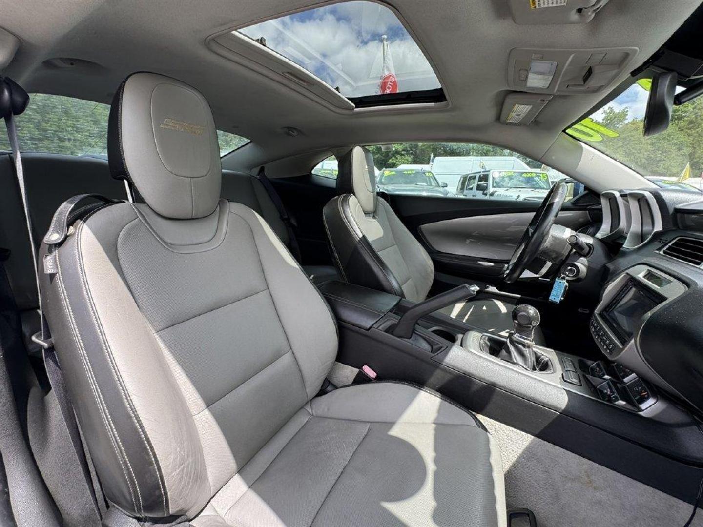 2010 Blue /Grey Chevrolet Camaro (2G1FT1EW9A9) with an 6.2l V8 SFI OHV HO 6.2l engine, Manual transmission, located at 745 East Steele Rd., West Columbia, SC, 29170, (803) 755-9148, 33.927212, -81.148483- Photo#22