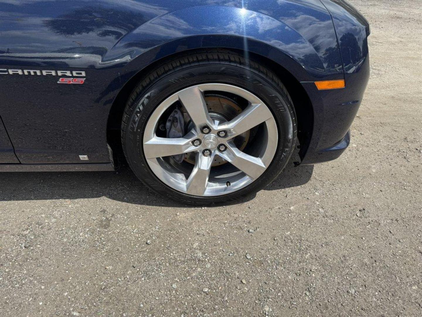 2010 Blue /Grey Chevrolet Camaro (2G1FT1EW9A9) with an 6.2l V8 SFI OHV HO 6.2l engine, Manual transmission, located at 745 East Steele Rd., West Columbia, SC, 29170, (803) 755-9148, 33.927212, -81.148483- Photo#24