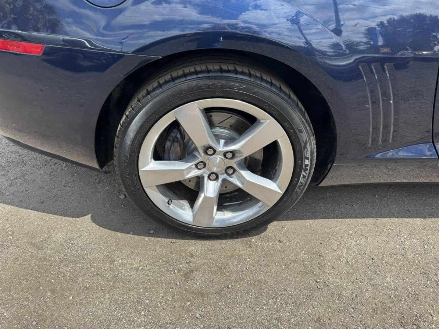 2010 Blue /Grey Chevrolet Camaro (2G1FT1EW9A9) with an 6.2l V8 SFI OHV HO 6.2l engine, Manual transmission, located at 745 East Steele Rd., West Columbia, SC, 29170, (803) 755-9148, 33.927212, -81.148483- Photo#25