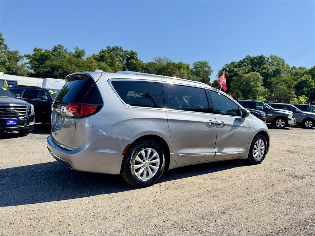 2019 Silver /Black Chrysler Pacifica (2C4RC1BG4KR) with an 3.6l V6 MPI Dohc 3.6l engine, Automatic transmission, located at 745 East Steele Rd., West Columbia, SC, 29170, (803) 755-9148, 33.927212, -81.148483 - Photo#3