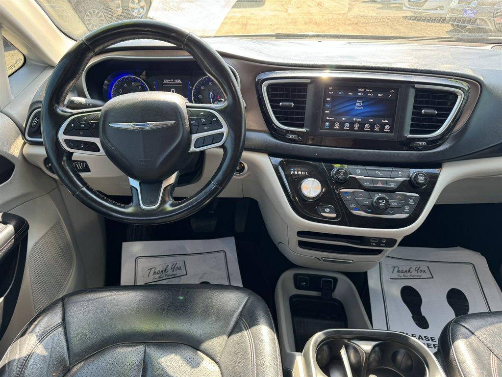 2019 Silver /Black Chrysler Pacifica (2C4RC1BG4KR) with an 3.6l V6 MPI Dohc 3.6l engine, Automatic transmission, located at 745 East Steele Rd., West Columbia, SC, 29170, (803) 755-9148, 33.927212, -81.148483 - Photo#6