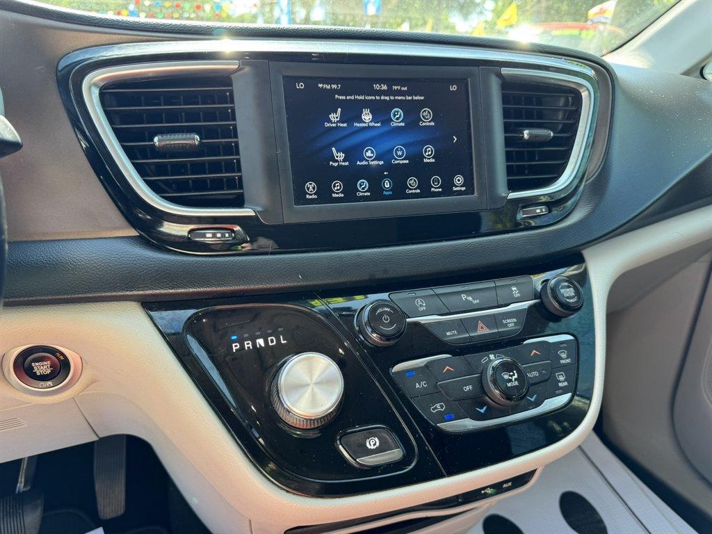 2019 Silver /Black Chrysler Pacifica (2C4RC1BG4KR) with an 3.6l V6 MPI Dohc 3.6l engine, Automatic transmission, located at 745 East Steele Rd., West Columbia, SC, 29170, (803) 755-9148, 33.927212, -81.148483 - Photo#14
