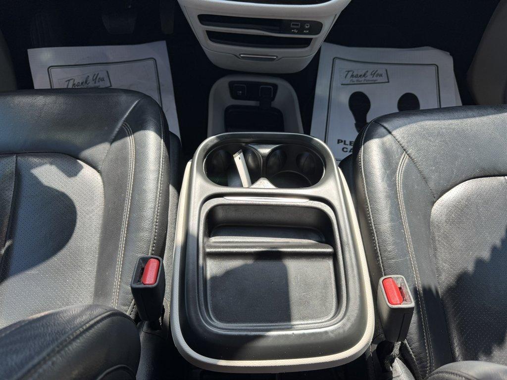 2019 Silver /Black Chrysler Pacifica (2C4RC1BG4KR) with an 3.6l V6 MPI Dohc 3.6l engine, Automatic transmission, located at 745 East Steele Rd., West Columbia, SC, 29170, (803) 755-9148, 33.927212, -81.148483 - Photo#16