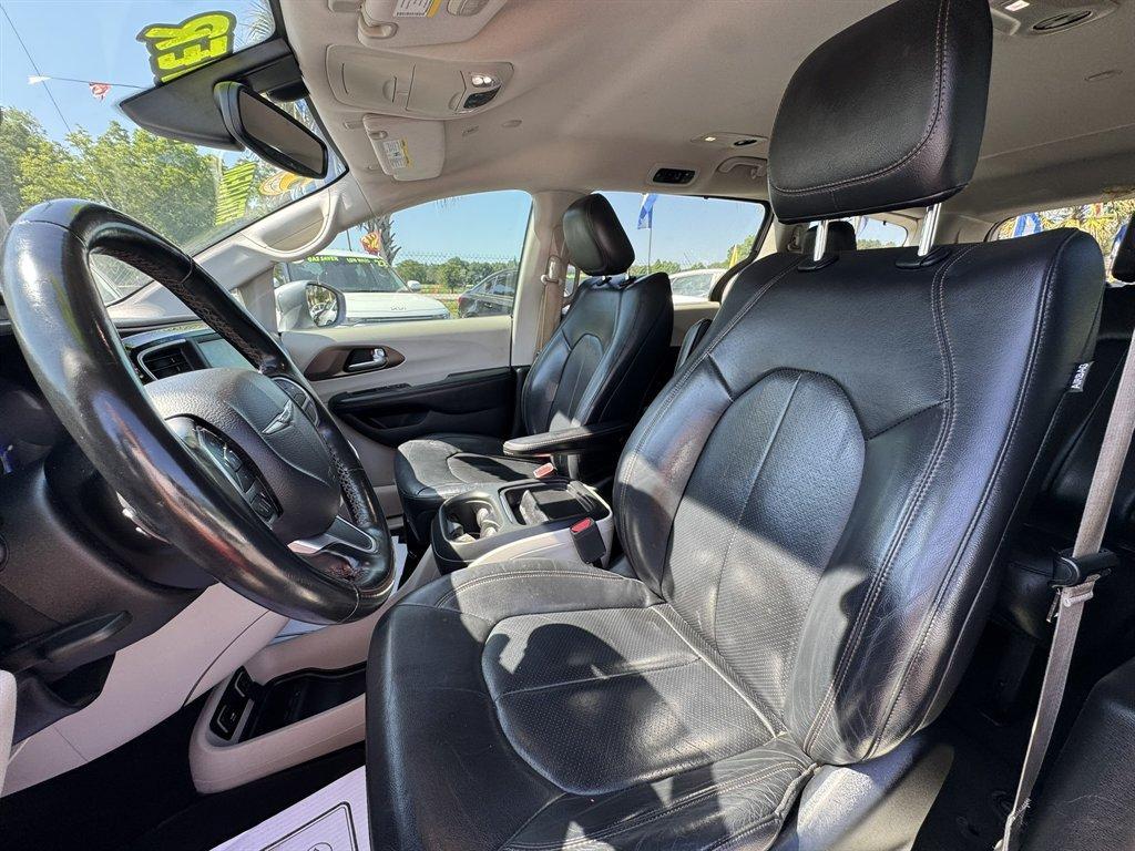 2019 Silver /Black Chrysler Pacifica (2C4RC1BG4KR) with an 3.6l V6 MPI Dohc 3.6l engine, Automatic transmission, located at 745 East Steele Rd., West Columbia, SC, 29170, (803) 755-9148, 33.927212, -81.148483 - Photo#21