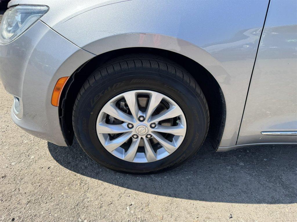 2019 Silver /Black Chrysler Pacifica (2C4RC1BG4KR) with an 3.6l V6 MPI Dohc 3.6l engine, Automatic transmission, located at 745 East Steele Rd., West Columbia, SC, 29170, (803) 755-9148, 33.927212, -81.148483 - Photo#33