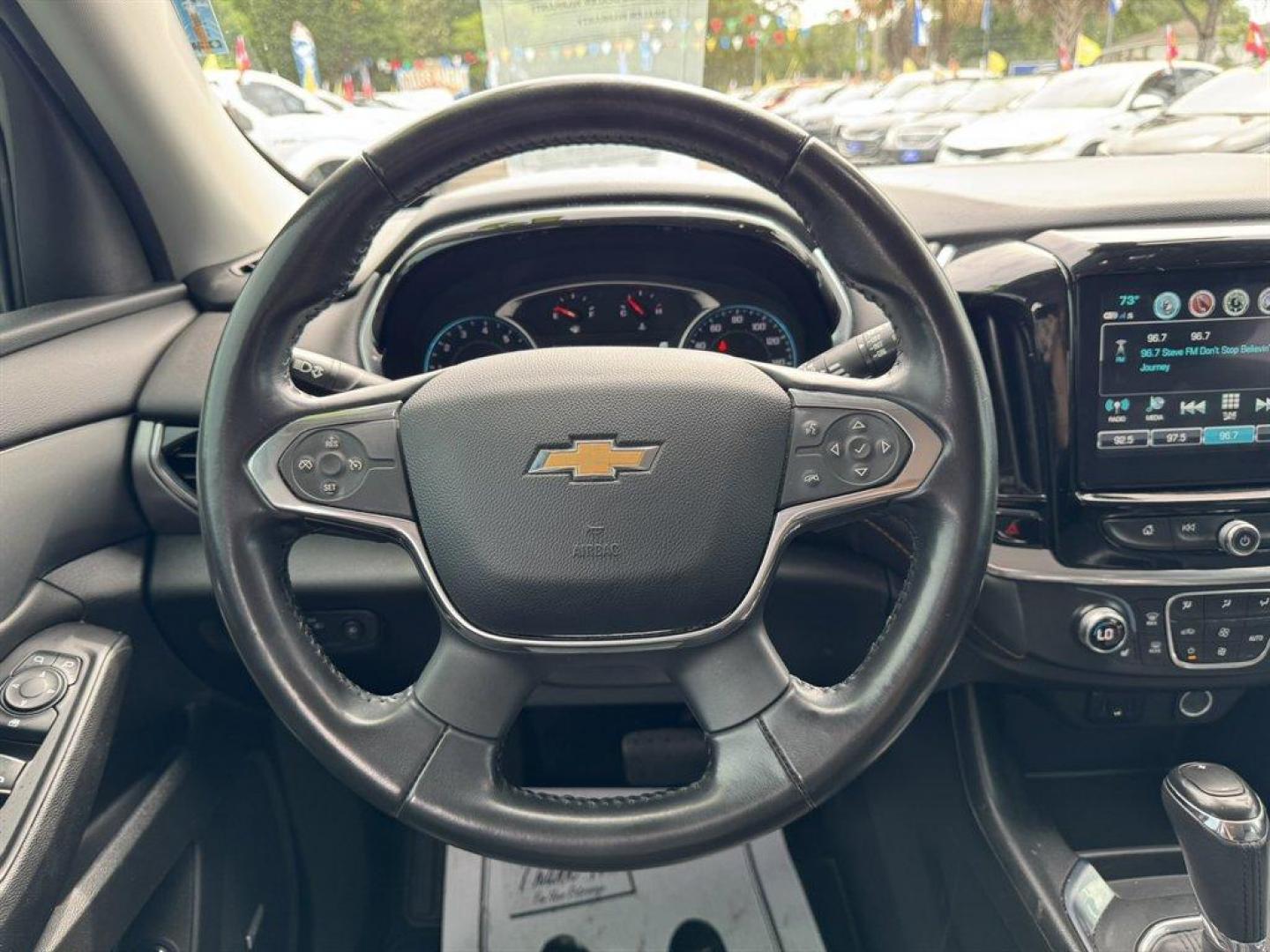 2019 White /Black Chevrolet Traverse (1GNERJKW9KJ) with an 3.6l V6 DI Dohc 3.6l engine, Automatic transmission, located at 745 East Steele Rd., West Columbia, SC, 29170, (803) 755-9148, 33.927212, -81.148483 - Photo#7