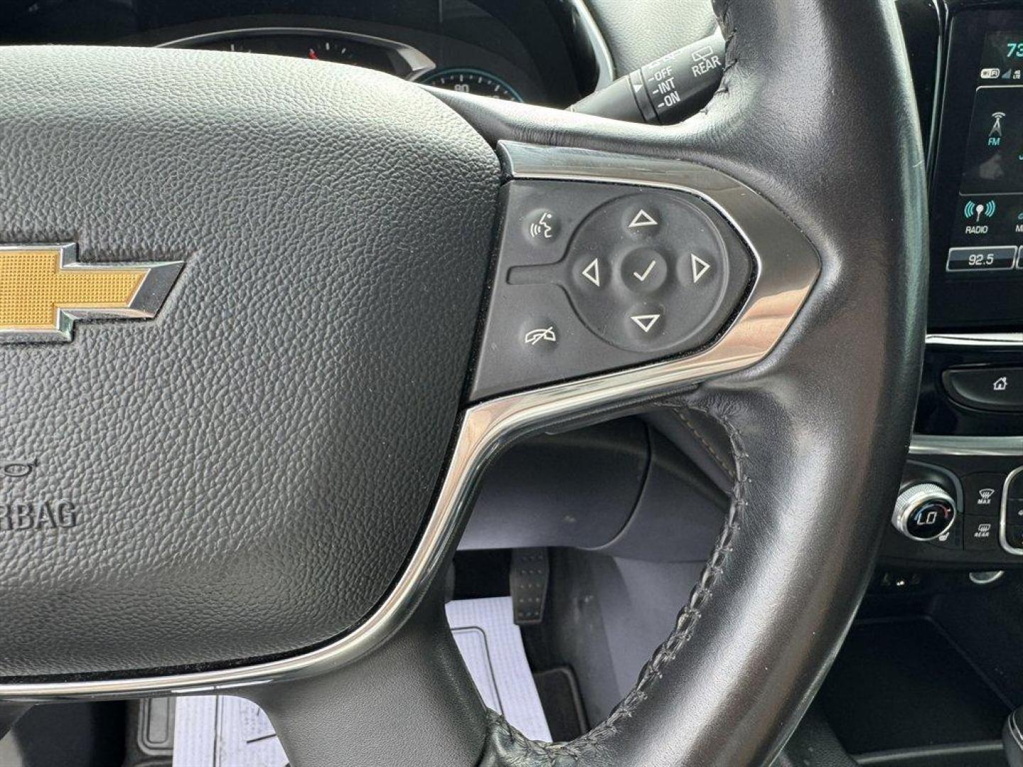 2019 White /Black Chevrolet Traverse (1GNERJKW9KJ) with an 3.6l V6 DI Dohc 3.6l engine, Automatic transmission, located at 745 East Steele Rd., West Columbia, SC, 29170, (803) 755-9148, 33.927212, -81.148483 - Photo#9
