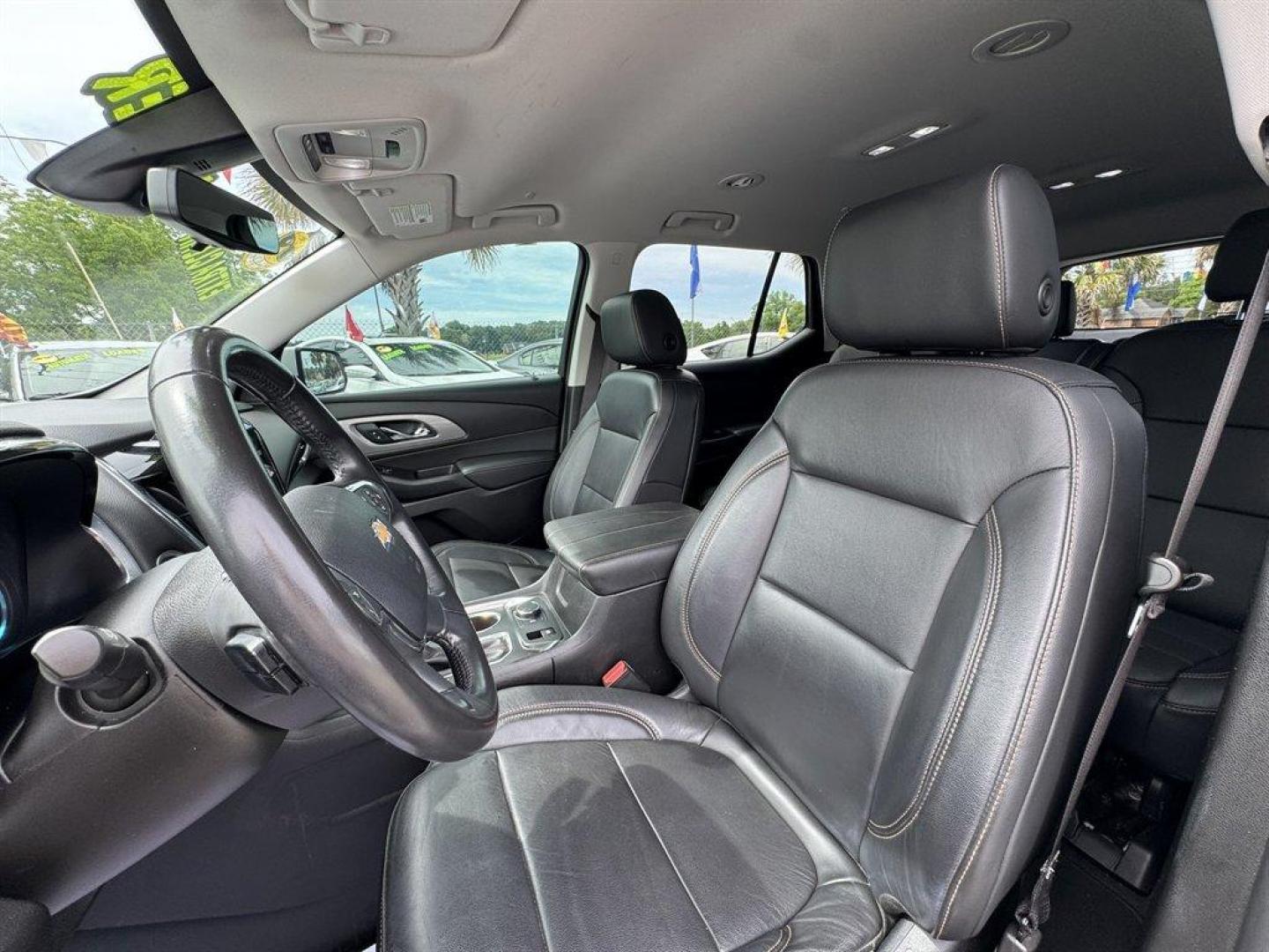 2019 White /Black Chevrolet Traverse (1GNERJKW9KJ) with an 3.6l V6 DI Dohc 3.6l engine, Automatic transmission, located at 745 East Steele Rd., West Columbia, SC, 29170, (803) 755-9148, 33.927212, -81.148483 - Photo#20