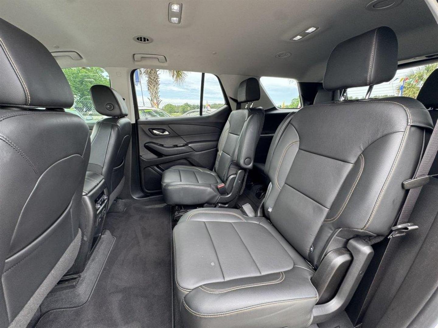 2019 White /Black Chevrolet Traverse (1GNERJKW9KJ) with an 3.6l V6 DI Dohc 3.6l engine, Automatic transmission, located at 745 East Steele Rd., West Columbia, SC, 29170, (803) 755-9148, 33.927212, -81.148483 - Photo#23
