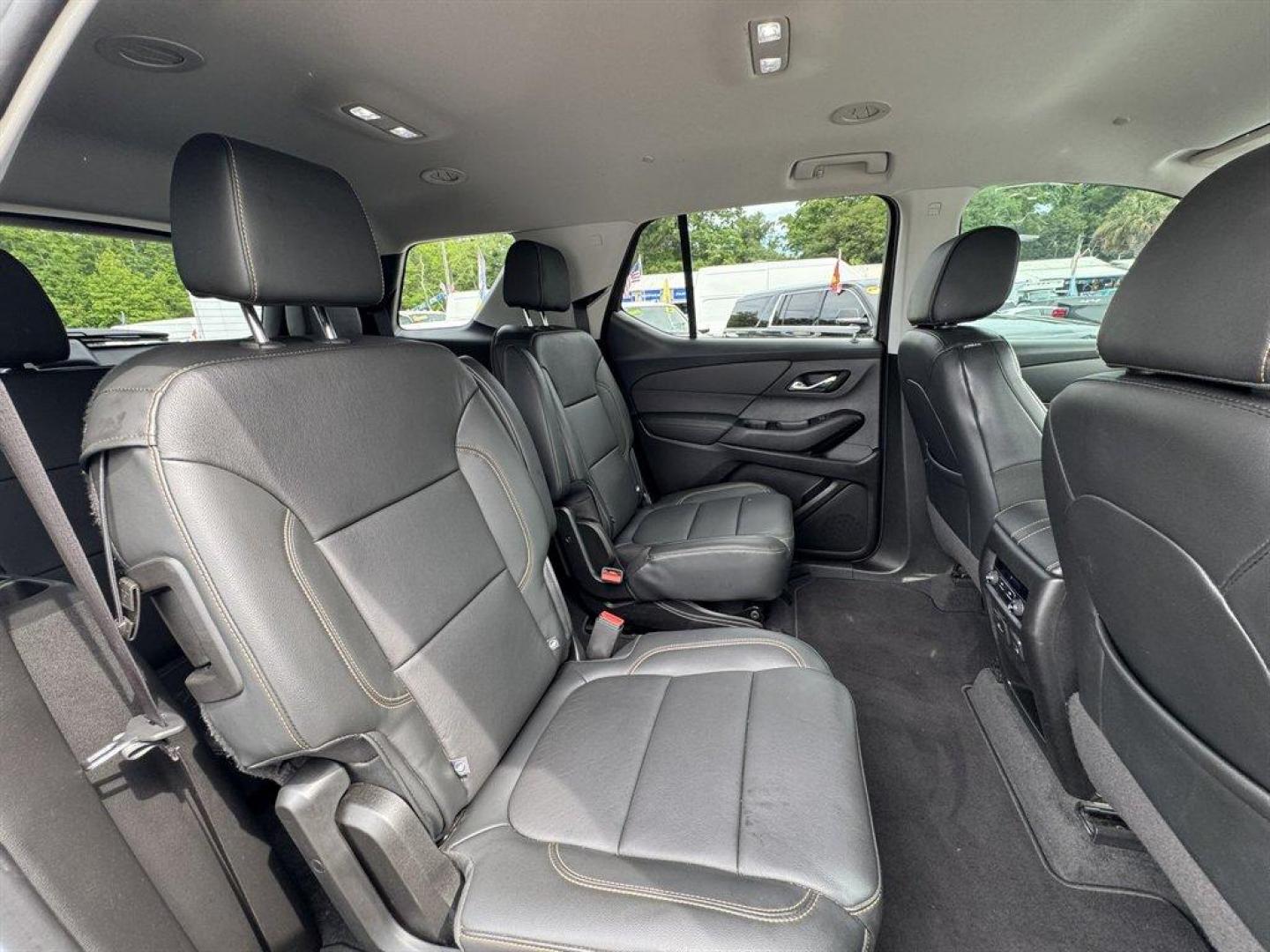 2019 White /Black Chevrolet Traverse (1GNERJKW9KJ) with an 3.6l V6 DI Dohc 3.6l engine, Automatic transmission, located at 745 East Steele Rd., West Columbia, SC, 29170, (803) 755-9148, 33.927212, -81.148483 - Photo#27