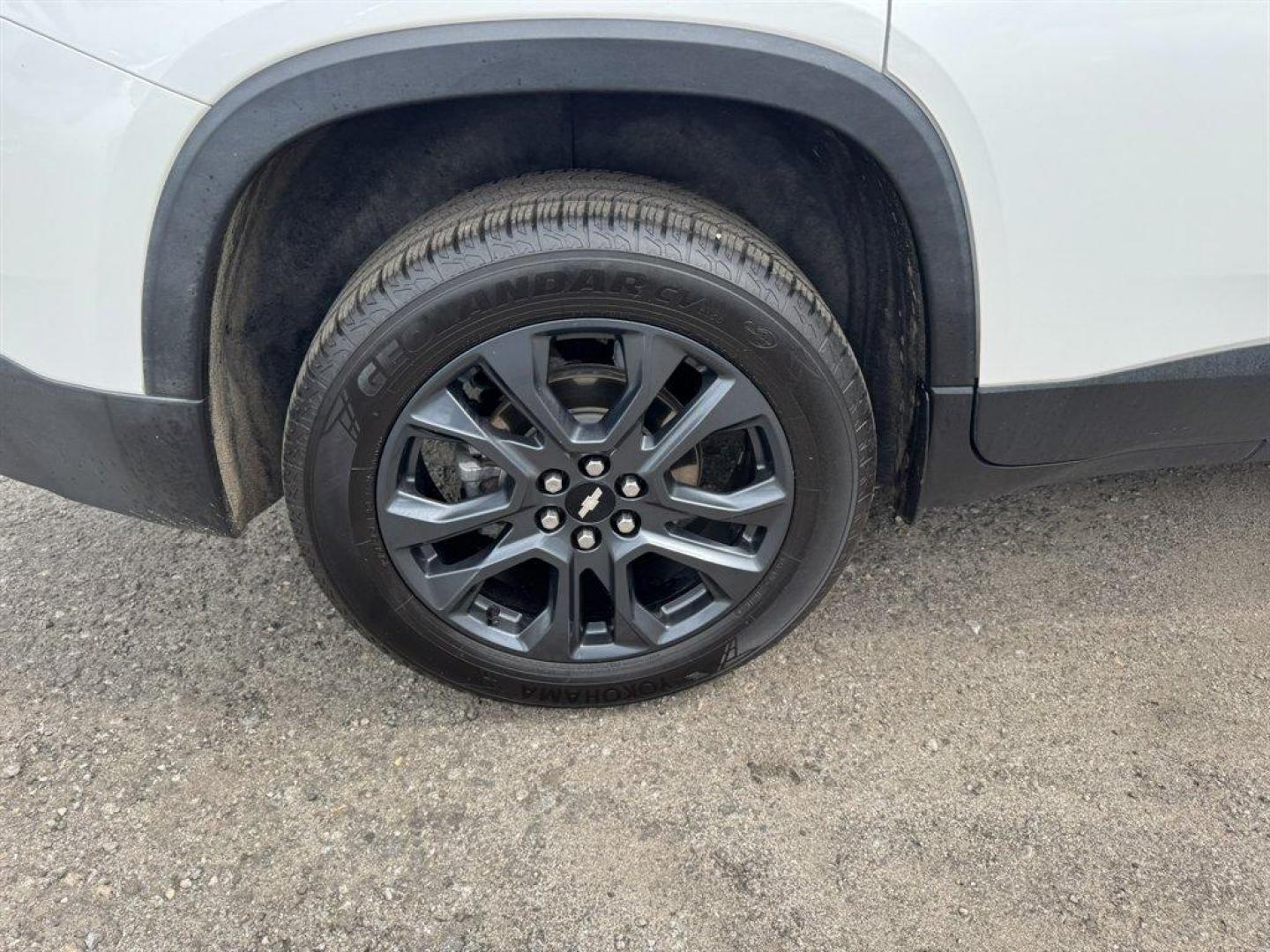2019 White /Black Chevrolet Traverse (1GNERJKW9KJ) with an 3.6l V6 DI Dohc 3.6l engine, Automatic transmission, located at 745 East Steele Rd., West Columbia, SC, 29170, (803) 755-9148, 33.927212, -81.148483 - Photo#35