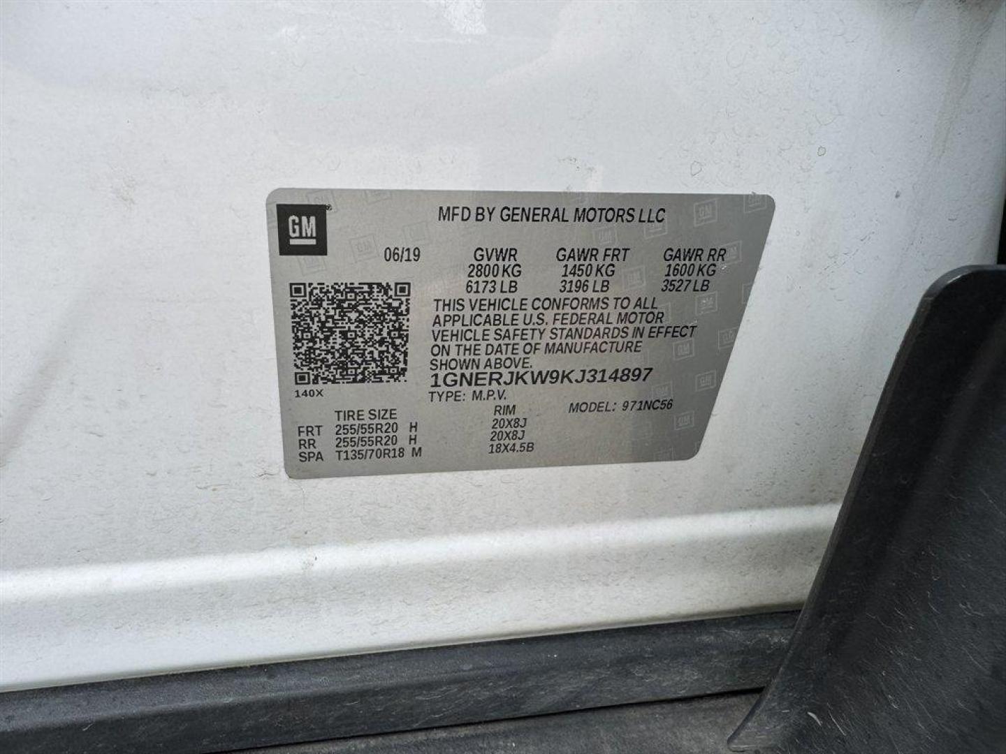 2019 White /Black Chevrolet Traverse (1GNERJKW9KJ) with an 3.6l V6 DI Dohc 3.6l engine, Automatic transmission, located at 745 East Steele Rd., West Columbia, SC, 29170, (803) 755-9148, 33.927212, -81.148483 - Photo#38