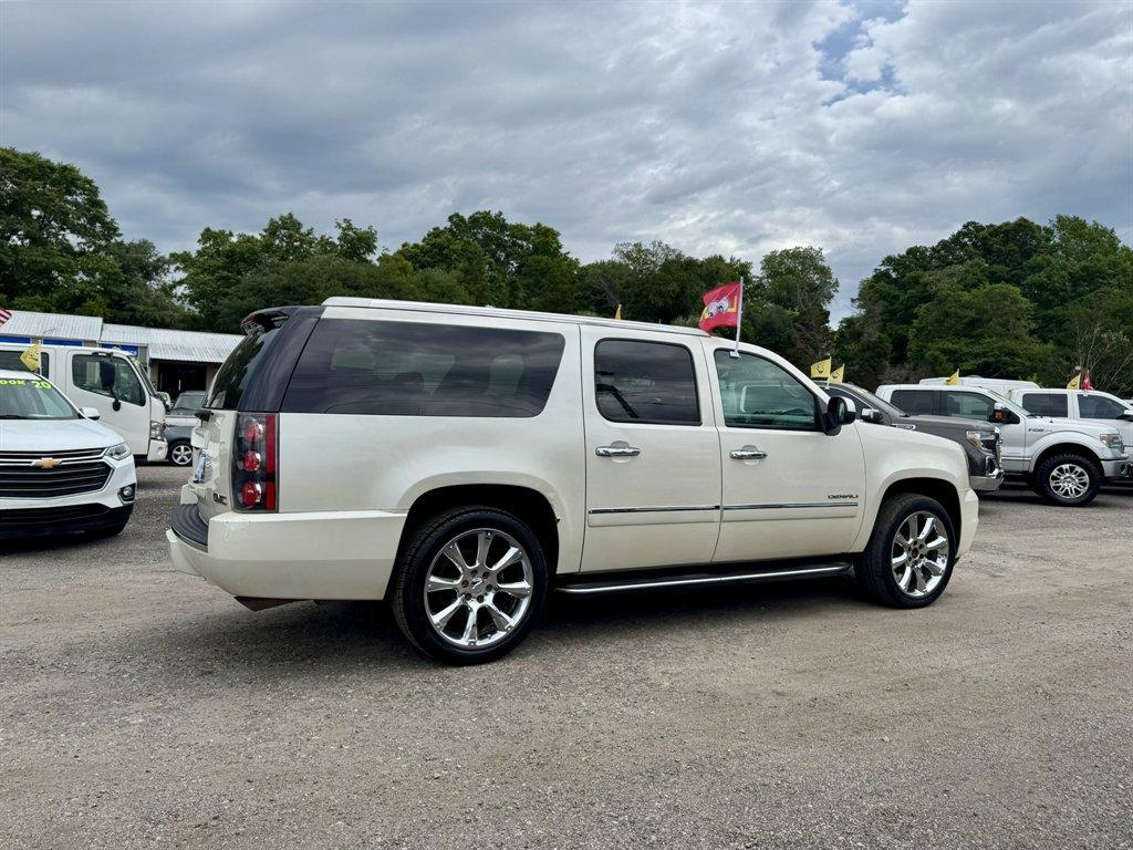 2012 White /Taupe GMC Yukon XL (1GKS2MEF0CR) with an 6.2l V8 SFI OHV Flex 6.2l engine, Automatic transmission, located at 745 East Steele Rd., West Columbia, SC, 29170, (803) 755-9148, 33.927212, -81.148483 - Photo#3