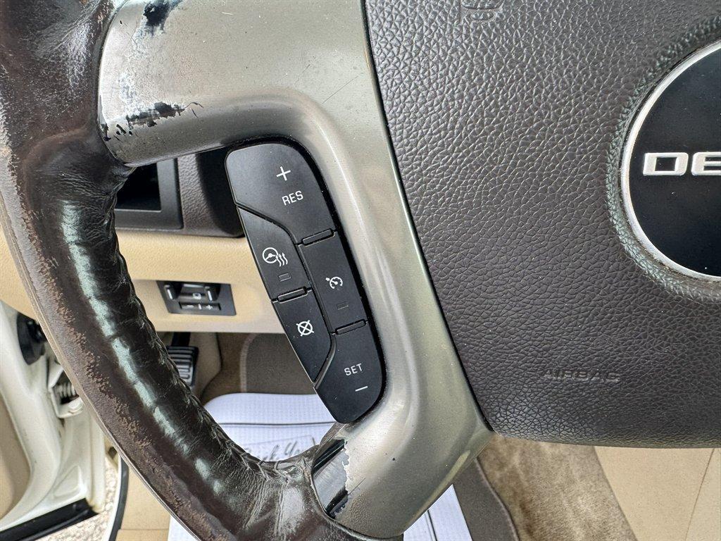 2012 White /Taupe GMC Yukon XL (1GKS2MEF0CR) with an 6.2l V8 SFI OHV Flex 6.2l engine, Automatic transmission, located at 745 East Steele Rd., West Columbia, SC, 29170, (803) 755-9148, 33.927212, -81.148483 - Photo#8
