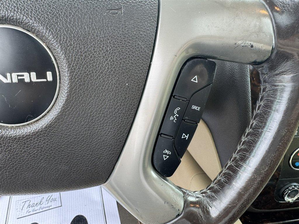 2012 White /Taupe GMC Yukon XL (1GKS2MEF0CR) with an 6.2l V8 SFI OHV Flex 6.2l engine, Automatic transmission, located at 745 East Steele Rd., West Columbia, SC, 29170, (803) 755-9148, 33.927212, -81.148483 - Photo#9
