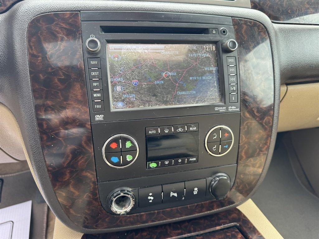 2012 White /Taupe GMC Yukon XL (1GKS2MEF0CR) with an 6.2l V8 SFI OHV Flex 6.2l engine, Automatic transmission, located at 745 East Steele Rd., West Columbia, SC, 29170, (803) 755-9148, 33.927212, -81.148483 - Photo#12