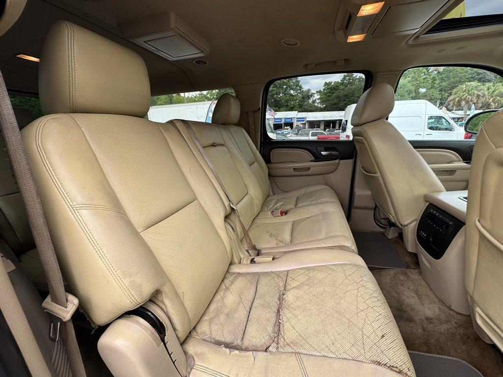 2012 White /Taupe GMC Yukon XL (1GKS2MEF0CR) with an 6.2l V8 SFI OHV Flex 6.2l engine, Automatic transmission, located at 745 East Steele Rd., West Columbia, SC, 29170, (803) 755-9148, 33.927212, -81.148483 - Photo#26