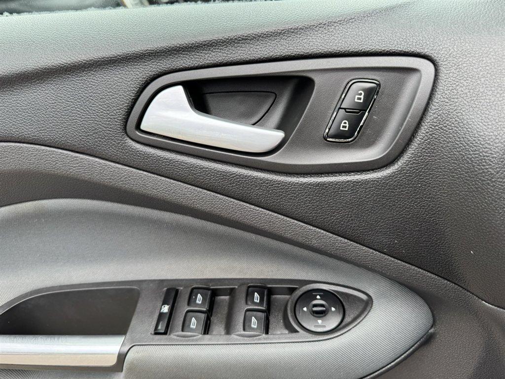2013 Blue /Black Ford Escape (1FMCU0G97DU) with an 2.0l I-4 DI T/C Ecoboost engine, Automatic transmission, located at 745 East Steele Rd., West Columbia, SC, 29170, (803) 755-9148, 33.927212, -81.148483 - Photo#16