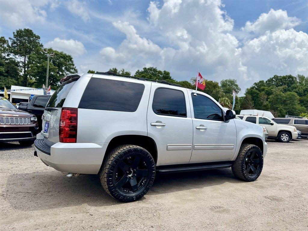 2013 Silver /Black Chevrolet Tahoe (1GNSCBE04DR) with an 5.3l V8 SFI Flex 5.3l engine, Automatic transmission, located at 745 East Steele Rd., West Columbia, SC, 29170, (803) 755-9148, 33.927212, -81.148483 - Photo#3