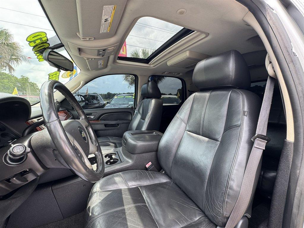2013 Silver /Black Chevrolet Tahoe (1GNSCBE04DR) with an 5.3l V8 SFI Flex 5.3l engine, Automatic transmission, located at 745 East Steele Rd., West Columbia, SC, 29170, (803) 755-9148, 33.927212, -81.148483 - Photo#18