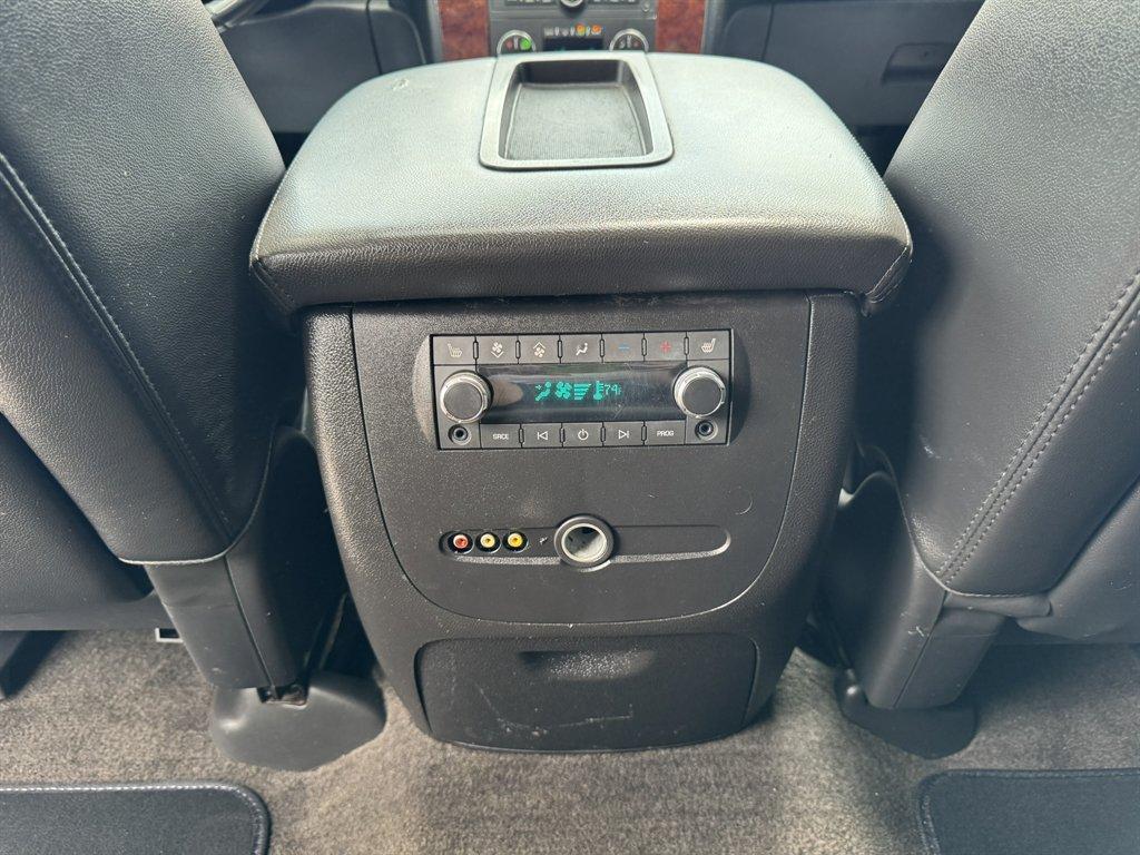 2013 Silver /Black Chevrolet Tahoe (1GNSCBE04DR) with an 5.3l V8 SFI Flex 5.3l engine, Automatic transmission, located at 745 East Steele Rd., West Columbia, SC, 29170, (803) 755-9148, 33.927212, -81.148483 - Photo#22