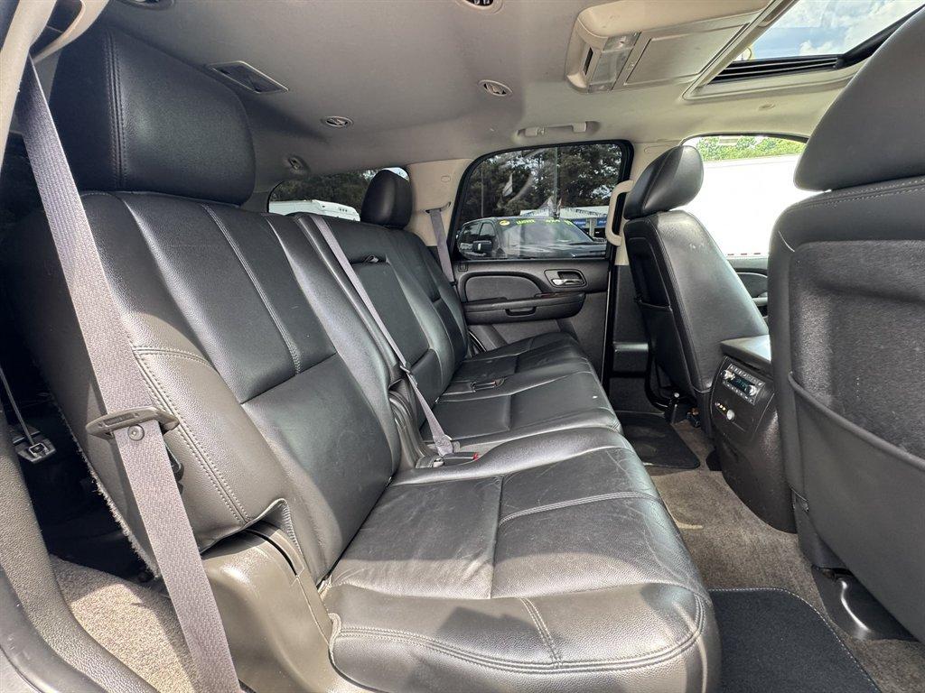2013 Silver /Black Chevrolet Tahoe (1GNSCBE04DR) with an 5.3l V8 SFI Flex 5.3l engine, Automatic transmission, located at 745 East Steele Rd., West Columbia, SC, 29170, (803) 755-9148, 33.927212, -81.148483 - Photo#25