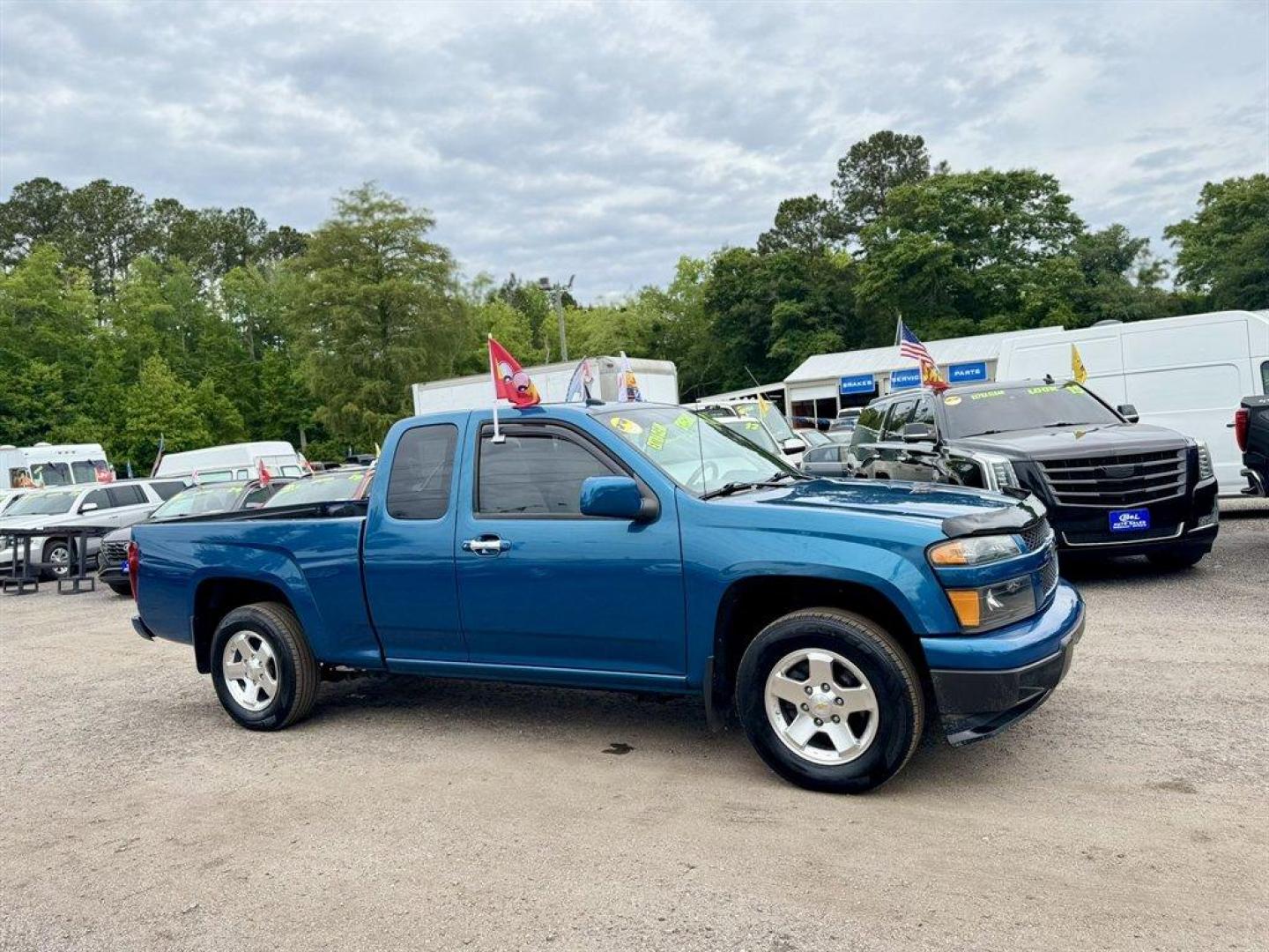 2012 Blue /Grey Chevrolet Colorado (1GCESCF92C8) with an 2.9l I-4 SFI 2.9l engine, Automatic transmission, located at 745 East Steele Rd., West Columbia, SC, 29170, (803) 755-9148, 33.927212, -81.148483 - Photo#2