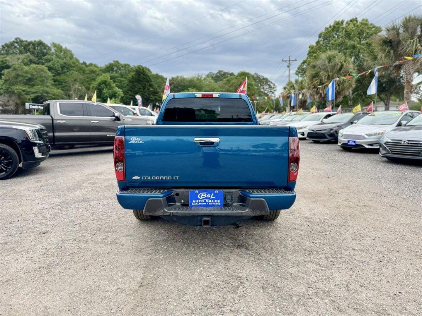 2012 Blue /Grey Chevrolet Colorado (1GCESCF92C8) with an 2.9l I-4 SFI 2.9l engine, Automatic transmission, located at 745 East Steele Rd., West Columbia, SC, 29170, (803) 755-9148, 33.927212, -81.148483 - Photo#4