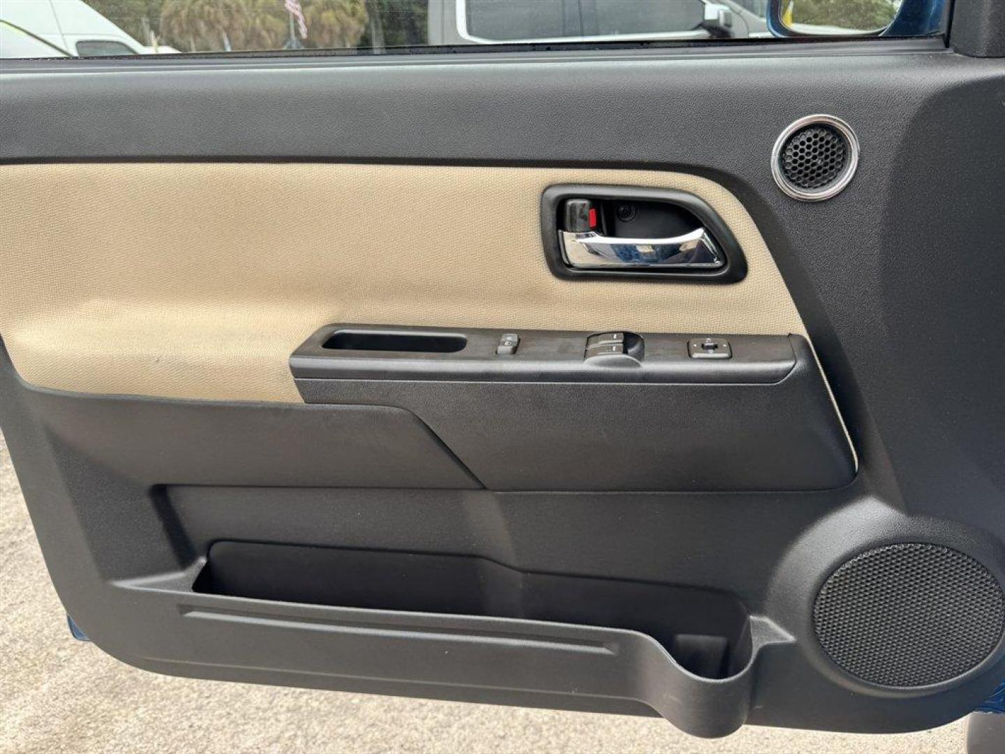 2012 Blue /Grey Chevrolet Colorado (1GCESCF92C8) with an 2.9l I-4 SFI 2.9l engine, Automatic transmission, located at 745 East Steele Rd., West Columbia, SC, 29170, (803) 755-9148, 33.927212, -81.148483 - Photo#14